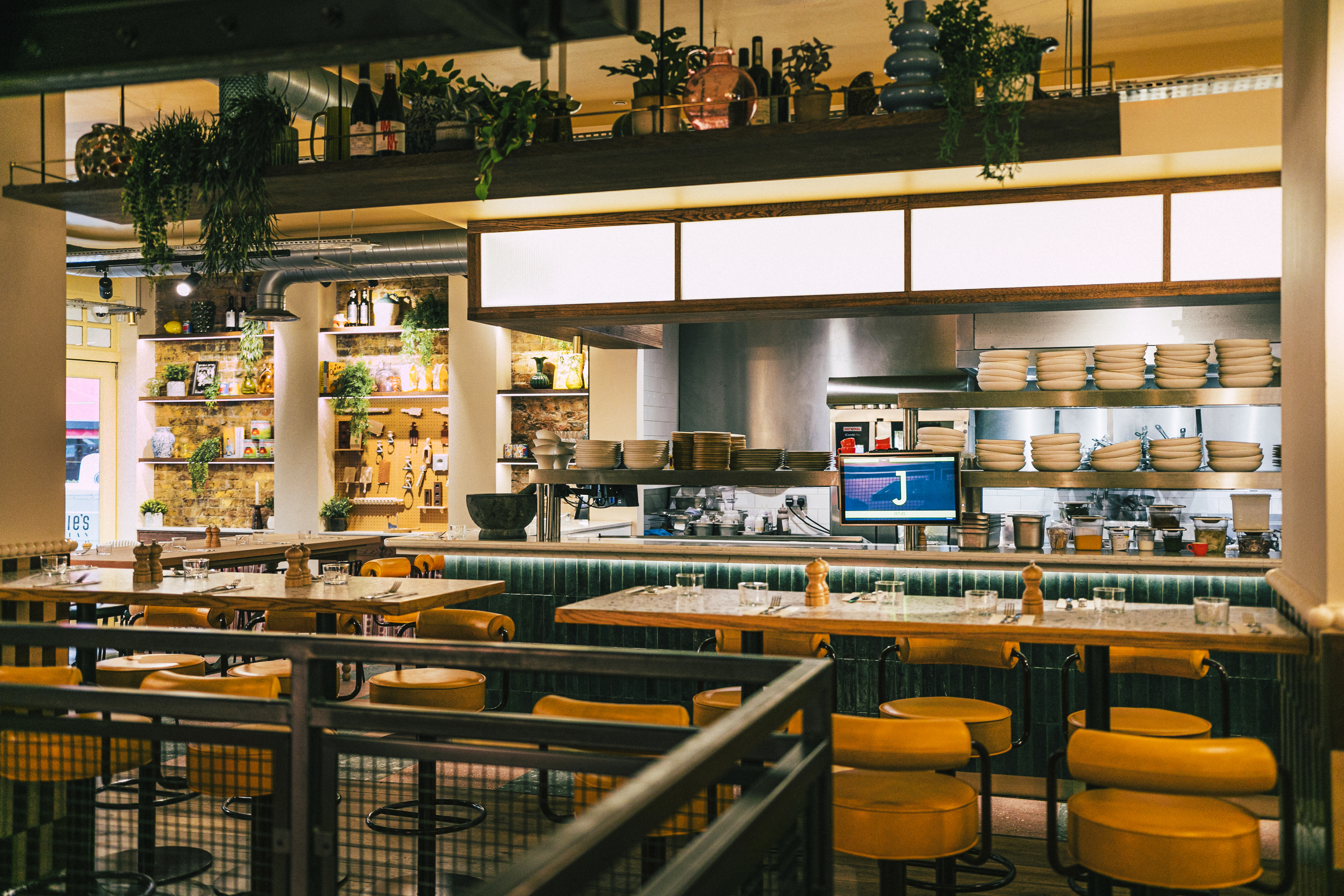 JN 260309 Jamies Italian 0453